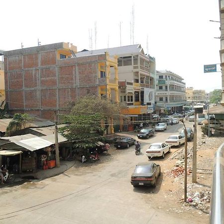 Shang Hai Guesthouse Battambang Dış mekan fotoğraf