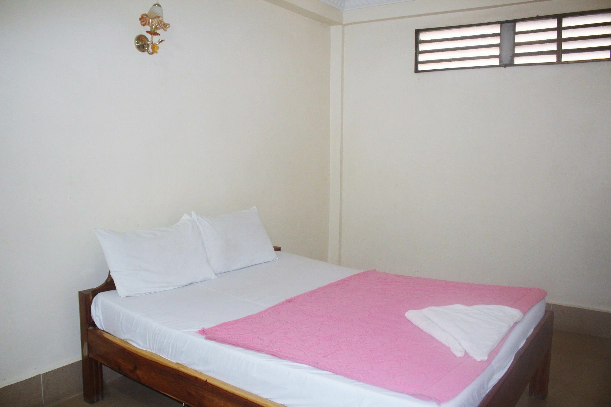 Shang Hai Guesthouse Battambang Dış mekan fotoğraf
