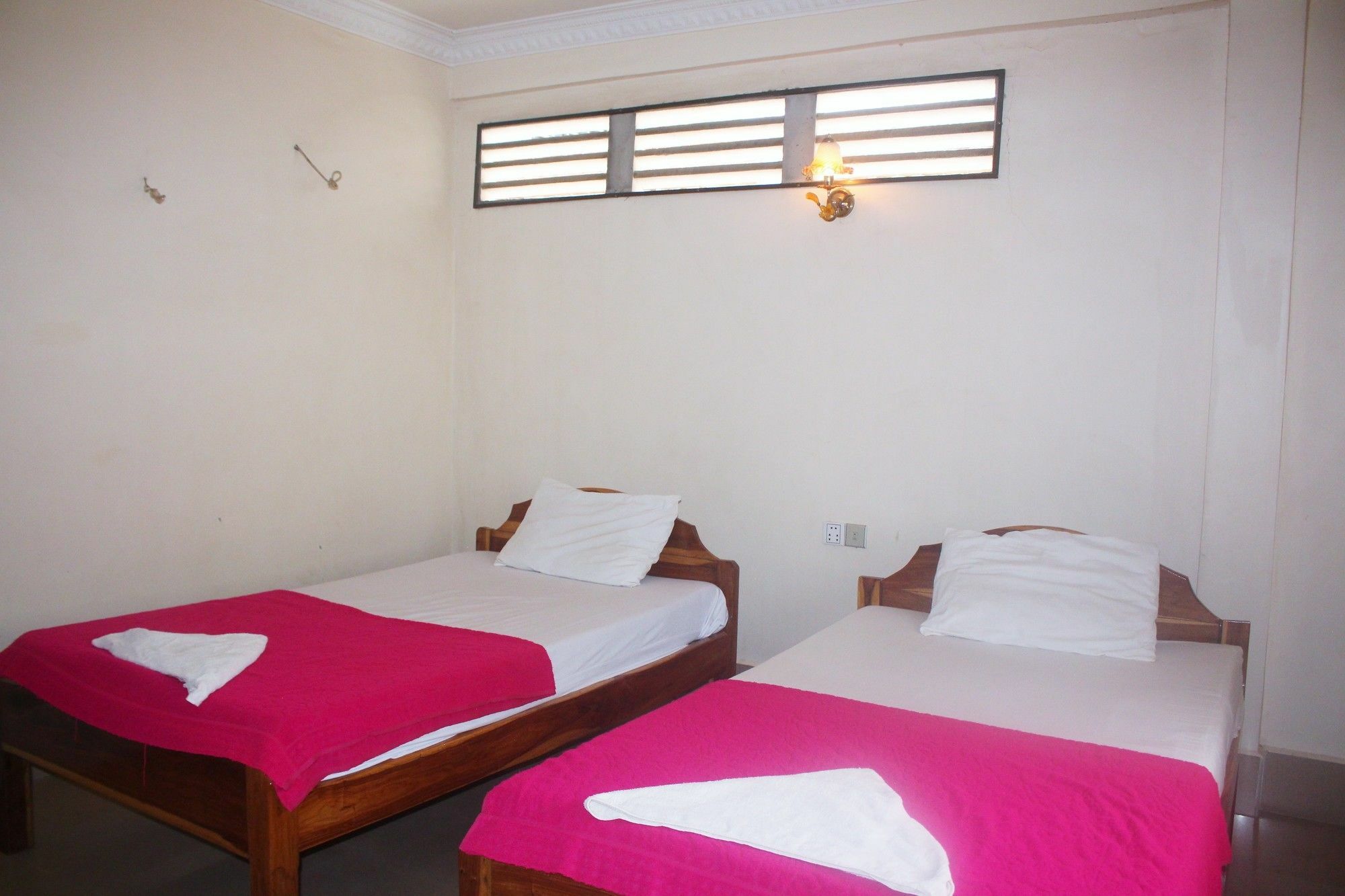 Shang Hai Guesthouse Battambang Dış mekan fotoğraf