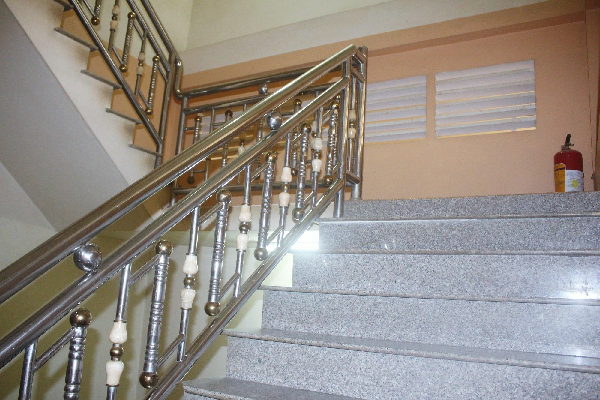 Shang Hai Guesthouse Battambang Dış mekan fotoğraf